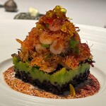 ラ・ヴァガボンド - 桜海老～下から岩手県産黒米、うすいえんどう豆のピューレ、イタリアンパセリ他ハーブ、駿河湾産桜海老