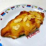 クーネルベーカリー - 料理写真:クロワッサンダマンド