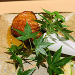 おみ乃 - ・手羽先（蓮根と餅米、白瓜の胡麻和え添え）