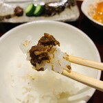 おみ乃 - ・新潟県南魚沼の笠原農園産コシヒカリ
      　の土鍋炊き鶏肉味噌で