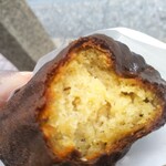 エシレ パティスリー オ ブール - バターのジュワ〜っと広がる旨味がスゴい！！(〃∇〃)♫
      今まで食べたカヌレで一番美味しい♡