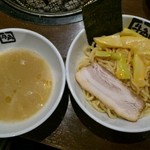 Gyuu kaku - 鶏塩ゆずつけめん788円