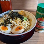 ラーメン盛 - 油そば（塩）（ニンニク・野菜・背脂）と粉チーズ