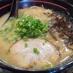 らーめん 鷹味屋 - 豚骨ラーメン