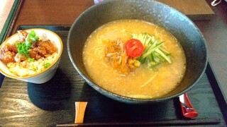 Rakurobikicchin - スープまで飲み干せるべジラーメン（ごま味噌）