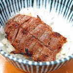 スタミナ苑 - 中カルビをご飯で