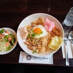 Bebifeisupuranettsu - ホエー豚とアスパラの旨塩チャーハン ８９０円