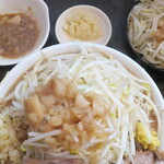 ラーメンどでん - 少＋やさいどでんにんにくどでんしょうがあぶら