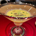 もちづき - ゴールドラッシュのすり流し、胡瓜、じゅんさい