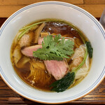 Ramen FeeL - 「わんたん入り醤油らぁめん」1350円