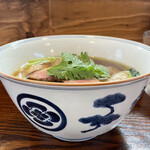 Ramen FeeL - 醤油の丼