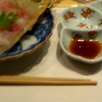 草食草堂 ろくだい - 鯛の刺身：ポン酢か酢味噌でいただきます。