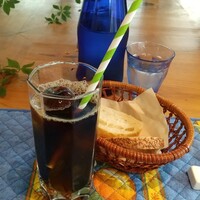 ラ･スコリエーラ - アイスコーヒーとパン