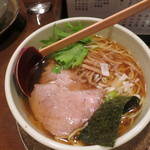 麺たつ - 料理写真:正油ラーメン５８０円