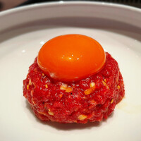 焼肉うしごろ 新宿三丁目店 - うしごろユッケ