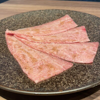 焼肉うしごろ 新宿三丁目店 - とも三角