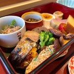 和匠　幸 - 二段和弁当（抹茶甘味付）﻿
            2200円﻿