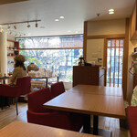 Cha-An Takiya - 座りやすいソファ。落ち着いた静かな店内。景色も明るさもベストです。