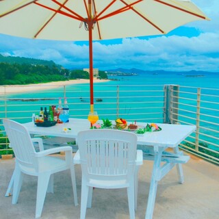 忘れられない思い出を二人きりのカップル席で