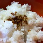 星月庵 - ご飯の上には「鰹風味のふりかけ」が掛けられていますが、美味しい。勿論カツオは使用されいなくて麩ですよ。
