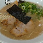 大龍ラーメン - デフォ！具が凄い！(((o(*ﾟ∀ﾟ*)o)))