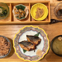 旬和膳きゅう - 真サバの柚子焼き定食
                    酵素玄米があるのが嬉しい！