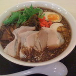 麺屋つかさ - 黒とんこつラーメン(750円)+背脂･半玉子入り(100円)