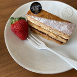 ル・パン神戸北野 - サクサクのパイとカスタードクリームのシンプルなミルフィーユ♡でもやっぱりこれが一番美味しい(*´艸`)