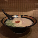 一蘭 - 目の前の簾がおりたら、全集中の呼吸でラーメンと向き合います！
