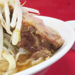 ラーメン二郎 - 豚の厚み