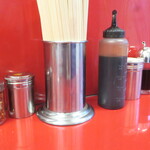 ラーメン二郎 - 卓上調味料