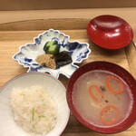 赤坂 菊乃井 - 昼懐石１３３１０円。新生姜御飯、新玉葱すり流し、お漬物。甘みたっぷりのすり流しと、ほのかな苦味の御飯の相性が良かったです（╹◡╹）