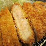 とんかつ一丁 - 肉は薄ピンク色