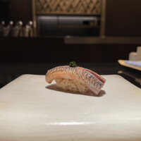 鮨m - 