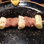 鳥茂 - こめかみ。