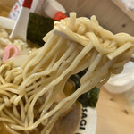 らーめん屋 USAGI - 麺は中太ストレート麺