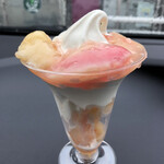 ミニストップ - 料理写真:完熟白桃パフェ