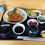 だん - 料理写真:豚カツ定食　１０００円