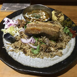 バー カナタ - 魯肉ビリヤニ(ダルキーマ)¥1500
            スパイシー半熟煮たまご￥100