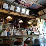 Cafe Suimei - 昭和のスナック感満載のカウンター