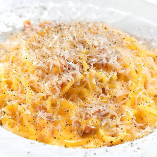 イタリア仕込みの卵黄のみで作るローマ風濃厚カルボナーラ！