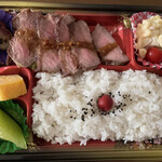 Resutoran Hashi - 牛ロース焼肉弁当　７９０円
                        道の駅みやまで購入