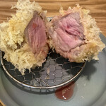 とんかつ成蔵 - 肉汁が朱に染まるのは、好みではない！