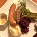 DOBROGI HUNGARIAN BAR & DINING - 