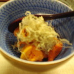 寿司処 しん - うに☆とろろ昆布の下に雲丹、その下にシャリ♪甘い〜