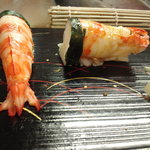 寿司処 しん - 車エビ☆肉厚ブリッブリ！１つは塩で１つは醤油をかけてくれてます