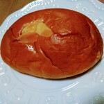 Seijou Pan - クリームパン。母が買った時は焼きたてだったみたい