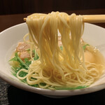 海月 - 塩らーめん（麺アップ）