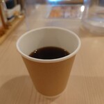 Tsukidibaruwadaya - セルフだけどコーヒー、紅茶、お茶をいただけます。テイクアウトも大丈夫。冷めない二重の紙コップに、お店の心遣いを感じます。