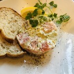 サーモンとアボカドのタルタル